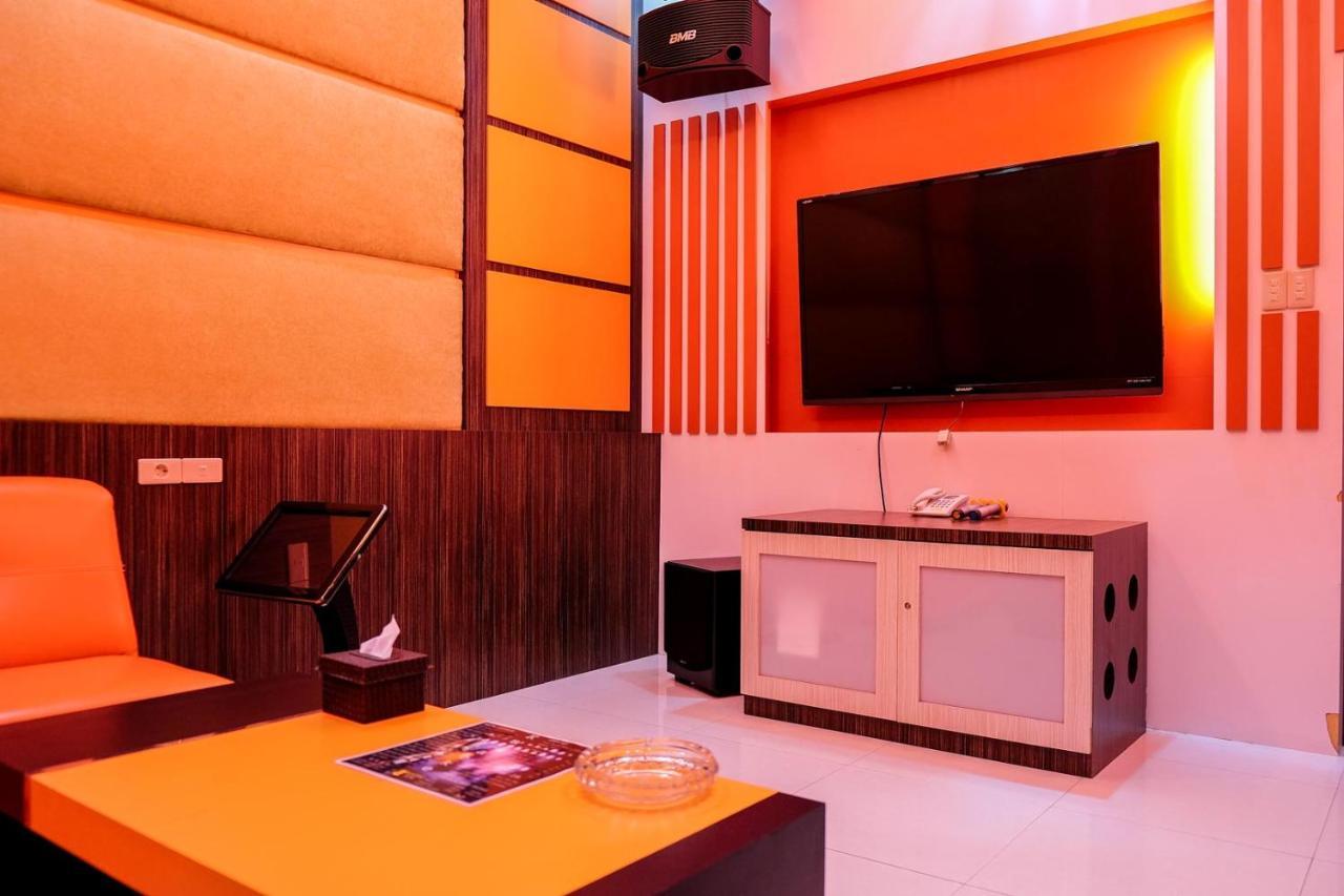 Reddoorz Plus Near Living World Pekanbaru Zewnętrze zdjęcie